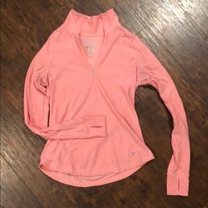 Long sleeve work out pullover